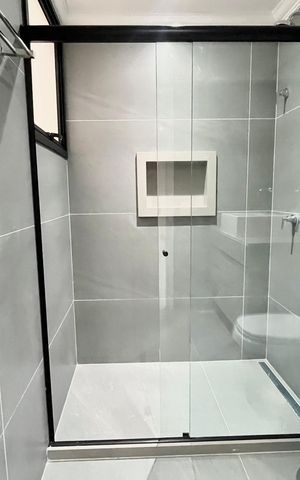 Apartamento à venda com 146m², 2 quartos e 2 vagas Apartamento à venda com 146m², 2 quartos e 2 vagasBanheiro da Suite 2