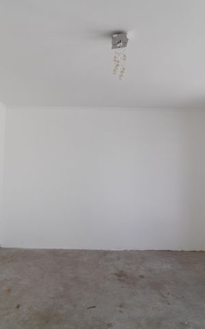 Casa à venda com 183m², 4 quartos e 4 vagas Casa à venda com 183m², 4 quartos e 4 vagasSalas