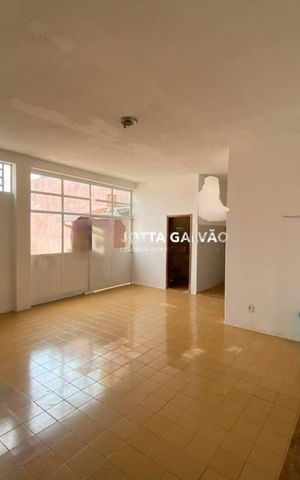 Casa à venda com 230m², 4 quartos e 6 vagas