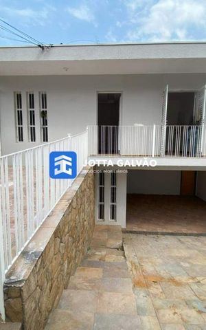 Casa à venda com 230m², 4 quartos e 6 vagas