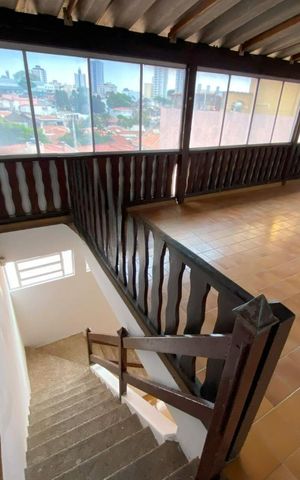 Casa à venda com 230m², 4 quartos e 6 vagas