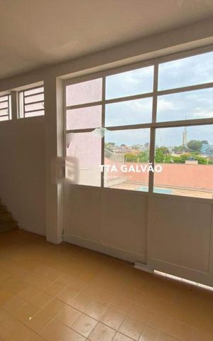 Casa à venda com 230m², 4 quartos e 6 vagas