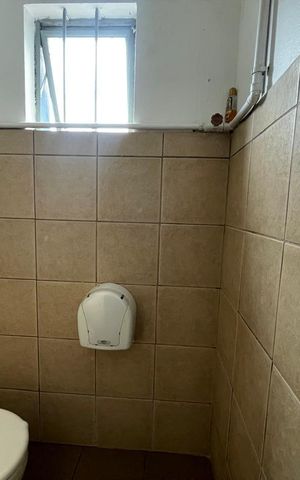 Casa à venda com 149m², 2 quartos e 4 vagas Casa à venda com 149m², 2 quartos e 4 vagasBanheiro social