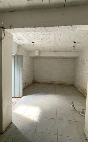 Casa à venda com 149m², 2 quartos e 4 vagas Casa à venda com 149m², 2 quartos e 4 vagasEdícula