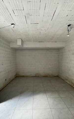 Casa à venda com 149m², 2 quartos e 4 vagas Casa à venda com 149m², 2 quartos e 4 vagasEdícula