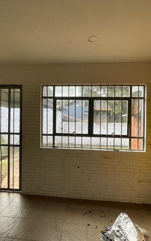 Casa à venda com 149m², 2 quartos e 4 vagas Casa à venda com 149m², 2 quartos e 4 vagasSala