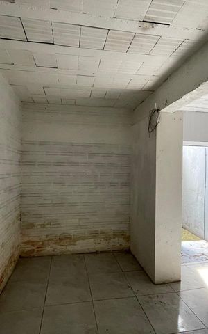 Casa à venda com 149m², 2 quartos e 4 vagas Casa à venda com 149m², 2 quartos e 4 vagasEdícula