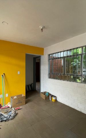 Casa à venda com 149m², 2 quartos e 4 vagas Casa à venda com 149m², 2 quartos e 4 vagasSala