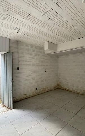 Casa à venda com 149m², 2 quartos e 4 vagas Casa à venda com 149m², 2 quartos e 4 vagasEdícula