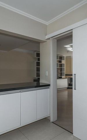 Apartamento à venda com 241m², 3 quartos e 2 vagasCozinha
