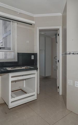 Apartamento à venda com 241m², 3 quartos e 2 vagasCozinha