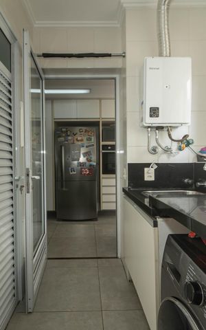 Apartamento à venda com 117m², 3 quartos e 2 vagas Apartamento à venda com 117m², 3 quartos e 2 vagasLavanderia