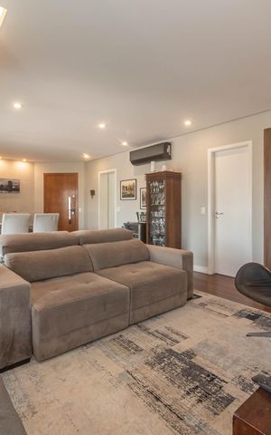 Apartamento à venda com 117m², 3 quartos e 2 vagas Apartamento à venda com 117m², 3 quartos e 2 vagasSala