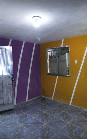 Casa à venda com 40m², 1 quarto e sem vagaSala