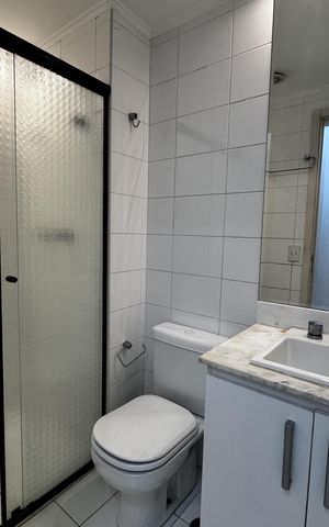 Apartamento à venda com 100m², 3 quartos e 2 vagas Apartamento à venda com 100m², 3 quartos e 2 vagasBanheiro
