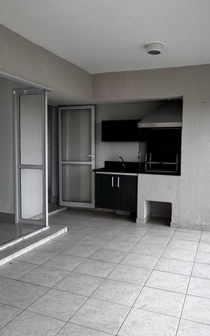 Apartamento à venda com 100m², 3 quartos e 2 vagas Apartamento à venda com 100m², 3 quartos e 2 vagasVaranda
