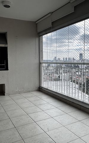 Apartamento à venda com 100m², 3 quartos e 2 vagas Apartamento à venda com 100m², 3 quartos e 2 vagasVaranda