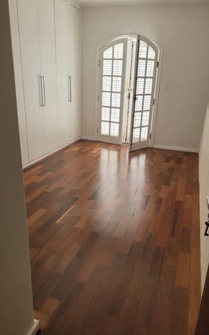 Casa à venda com 150m², 4 quartos e 2 vagas