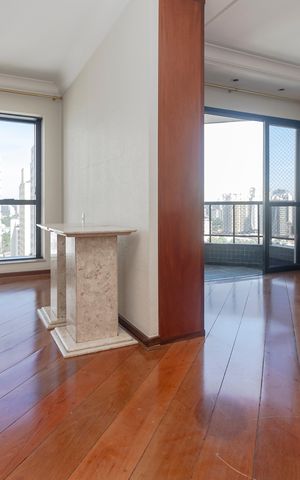 Apartamento à venda com 228m², 3 quartos e 2 vagas Apartamento à venda com 228m², 3 quartos e 2 vagasSala