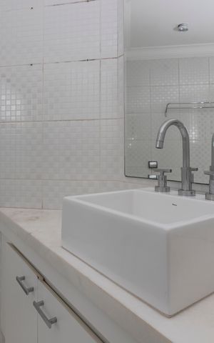 Apartamento à venda com 228m², 3 quartos e 2 vagas Apartamento à venda com 228m², 3 quartos e 2 vagasBanheiro da Suíte