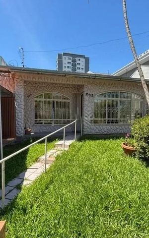Casa à venda com 249m², 3 quartos e 3 vagas Casa à venda com 249m², 3 quartos e 3 vagasÁrea Comum