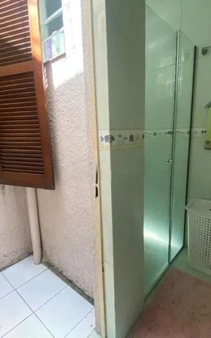 Casa à venda com 249m², 3 quartos e 3 vagas Casa à venda com 249m², 3 quartos e 3 vagasBanheiro 1