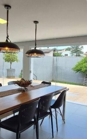 Casa à venda com 370m², 5 quartos e 5 vagas
