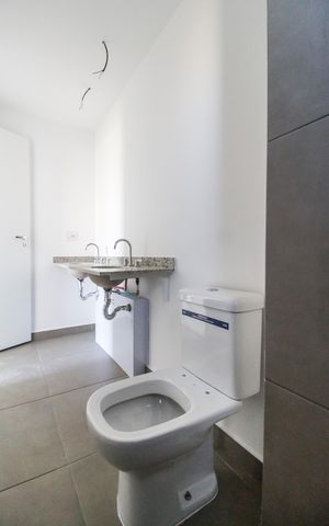 Apartamento à venda com 78m², 2 quartos e 2 vagas Apartamento à venda com 78m², 2 quartos e 2 vagasBanheiro da Suíte