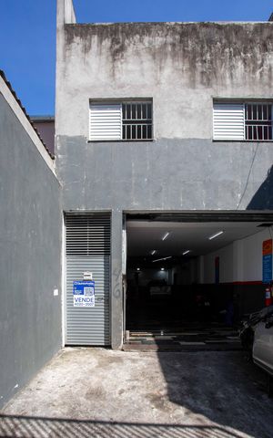 Casa à venda com 144m², 5 quartos e 3 vagasFachada