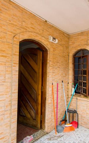 Casa à venda com 200m², 3 quartos e 1 vaga Casa à venda com 200m², 3 quartos e 1 vagaCorredor externo