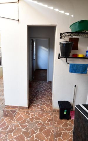 Casa à venda com 161m², 3 quartos e 2 vagasÁrea de Serviço