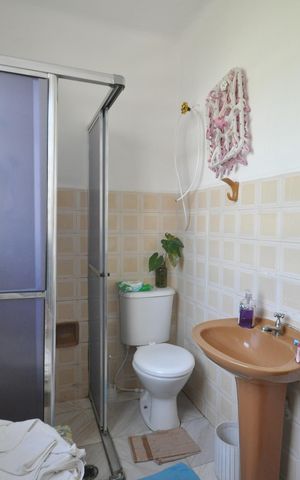 Casa à venda com 200m², 3 quartos e sem vagaBanheiro