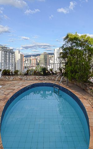 Apartamento à venda com 238m², 4 quartos e 2 vagasCobertura