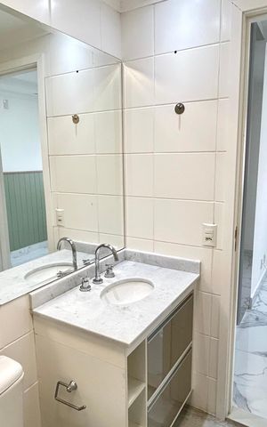 Apartamento para alugar com 66m², 2 quartos e 1 vaga Apartamento para alugar com 66m², 2 quartos e 1 vagaBanheiro da Suíte