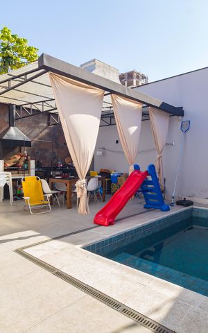Casa à venda com 151m², 3 quartos e 3 vagas Casa à venda com 151m², 3 quartos e 3 vagasEspaço Gourmet