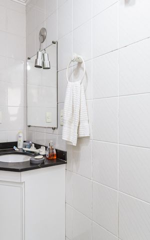 Apartamento à venda com 216m², 4 quartos e 3 vagas Apartamento à venda com 216m², 4 quartos e 3 vagasBanheiro da Suíte 1