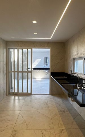 Casa de condomínio à venda com 273m², 4 quartos e 3 vagas Casa de condomínio à venda com 273m², 4 quartos e 3 vagasCozinha