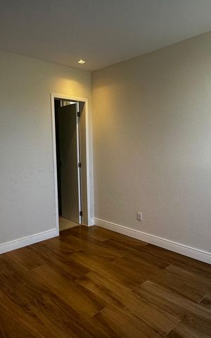 Casa de condomínio à venda com 273m², 4 quartos e 3 vagas Casa de condomínio à venda com 273m², 4 quartos e 3 vagasSuíte 3