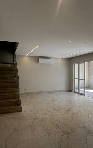 Casa de condomínio à venda com 273m², 4 quartos e 3 vagas Casa de condomínio à venda com 273m², 4 quartos e 3 vagasSala