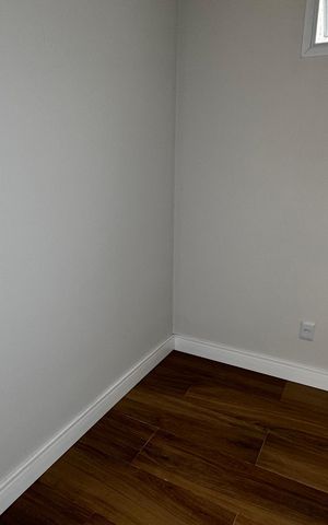 Casa de condomínio à venda com 273m², 4 quartos e 3 vagas Casa de condomínio à venda com 273m², 4 quartos e 3 vagasCloset da Suíte 4