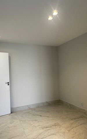 Casa de condomínio à venda com 273m², 4 quartos e 3 vagas Casa de condomínio à venda com 273m², 4 quartos e 3 vagasSuíte 1