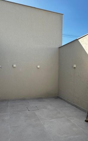 Casa de condomínio à venda com 273m², 4 quartos e 3 vagas Casa de condomínio à venda com 273m², 4 quartos e 3 vagasÁrea de Serviço