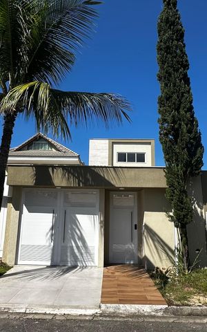 Casa de condomínio à venda com 273m², 4 quartos e 3 vagas Casa de condomínio à venda com 273m², 4 quartos e 3 vagasFachada