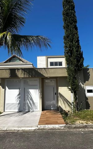Casa de condomínio à venda com 273m², 4 quartos e 3 vagas Casa de condomínio à venda com 273m², 4 quartos e 3 vagasFachada
