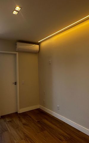 Casa de condomínio à venda com 273m², 4 quartos e 3 vagas Casa de condomínio à venda com 273m², 4 quartos e 3 vagasSuíte 2