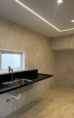 Casa de condomínio à venda com 273m², 4 quartos e 3 vagas Casa de condomínio à venda com 273m², 4 quartos e 3 vagasCozinha