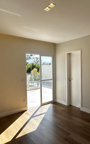 Casa de condomínio à venda com 273m², 4 quartos e 3 vagas Casa de condomínio à venda com 273m², 4 quartos e 3 vagasSuíte 4