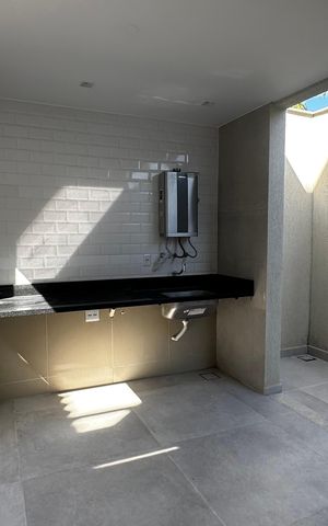 Casa de condomínio à venda com 273m², 4 quartos e 3 vagas Casa de condomínio à venda com 273m², 4 quartos e 3 vagasÁrea de Serviço