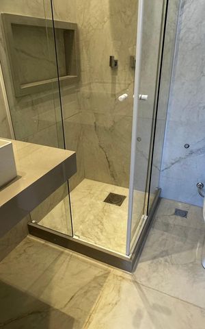 Casa de condomínio à venda com 273m², 4 quartos e 3 vagas Casa de condomínio à venda com 273m², 4 quartos e 3 vagasBanheiro da Suíte 3