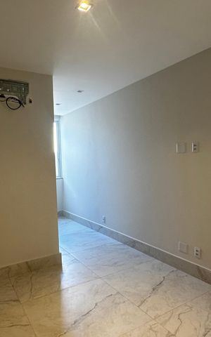 Casa de condomínio à venda com 273m², 4 quartos e 3 vagas Casa de condomínio à venda com 273m², 4 quartos e 3 vagasSuíte 1